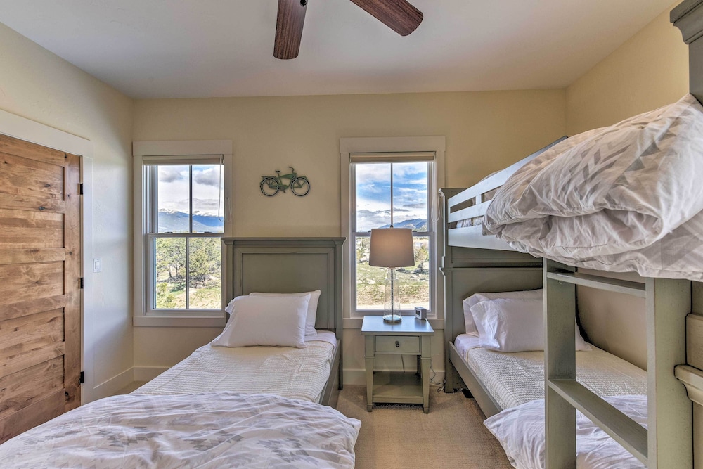 Buena Vista Home w/ Mtn Views, Walk to Main St view 4
