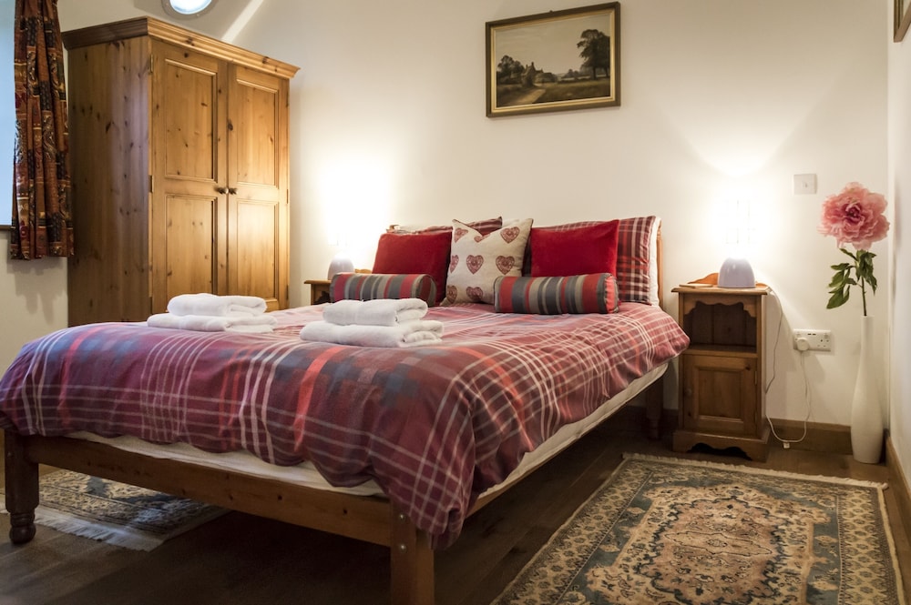 Orchard Cottage - Luxury Barn Conversion view 5