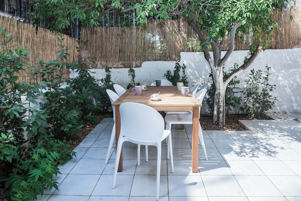 Cozy 1 Bd Basement Apt in Pagrati
