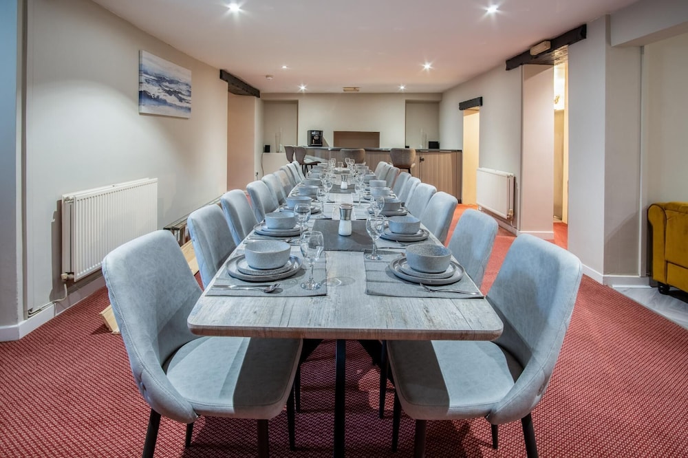 The Lanterns - 9 Bedroom - Sleeps 17 - Saundersfoot Village Centre