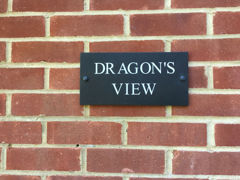 Charming 1-bedroom Apartment Near South Downs