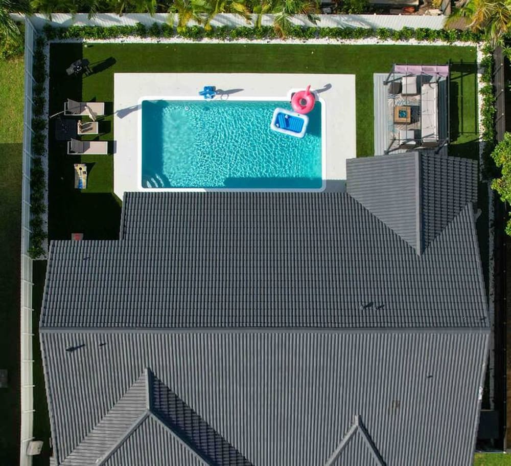 NEW Villa Paradise Lux Gem Pool Game Room
