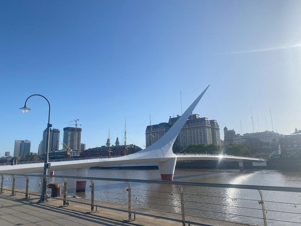 Puerto Madero frente al Hotel Hilton Piso 16 Vista a la Ciudad