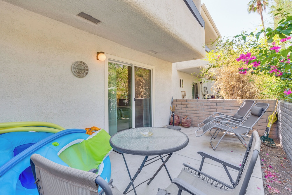 2 Mi to Downtown: Gated Condo in Palm Springs