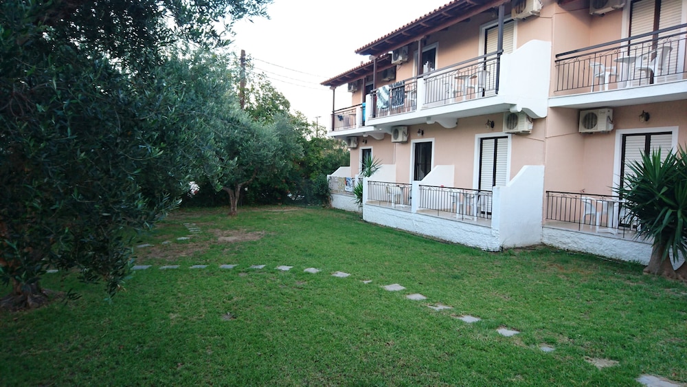 Doras Zante Studios & Apartments photo 4