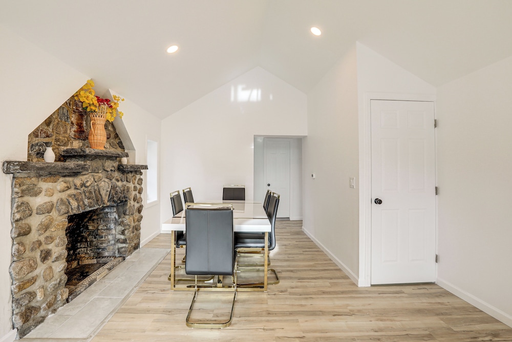 Home w/ Lake Views & Deck in New Jersey Highlands!