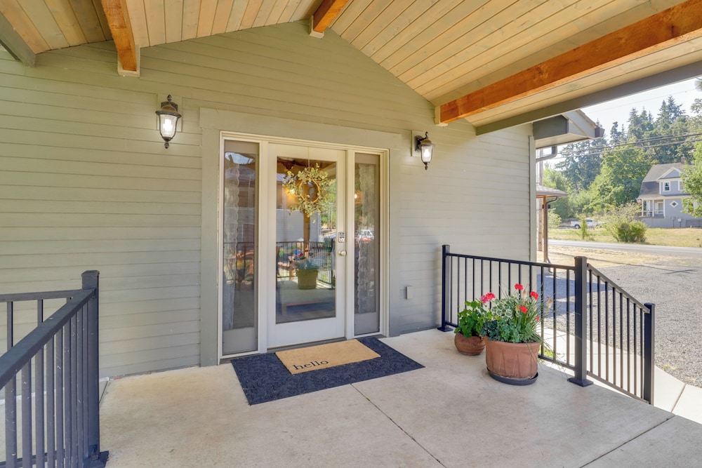 Half-mi to Scotts Mills Falls: Wine Country Apt