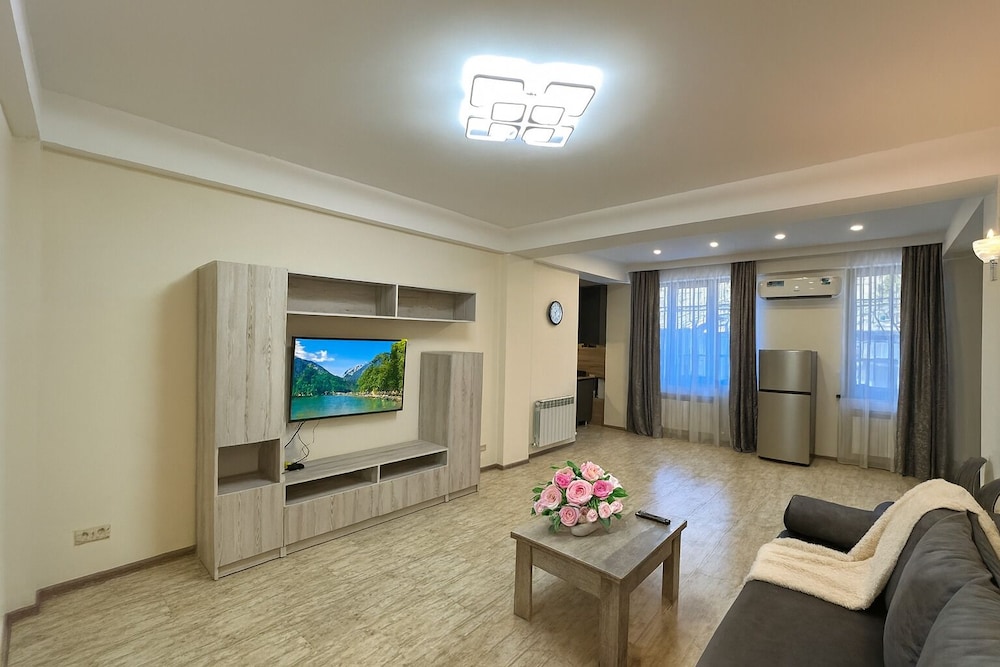 Apartment by Luxe Group XO222