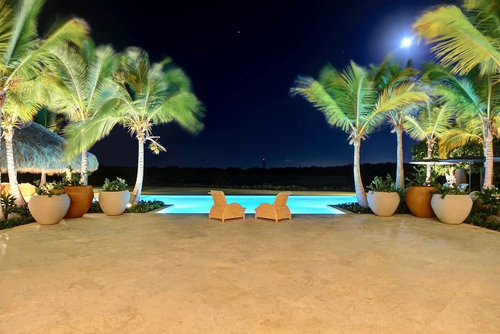 Villa Alta Gracia w Private Pool Designer Decor