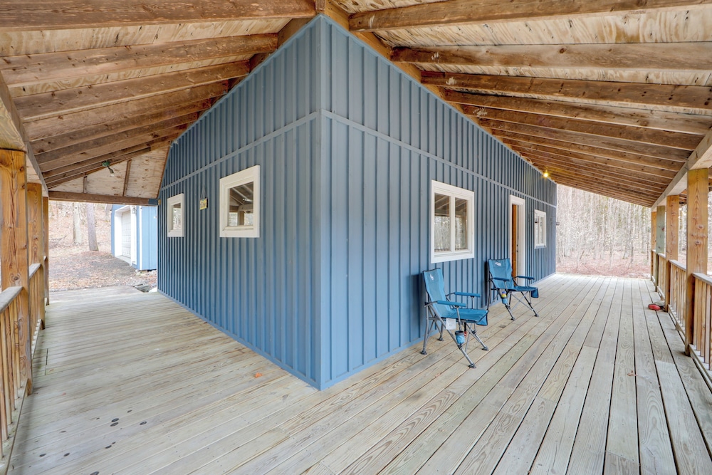 Fall Festival Retreat: Cabin w/ Deck & Yard!
