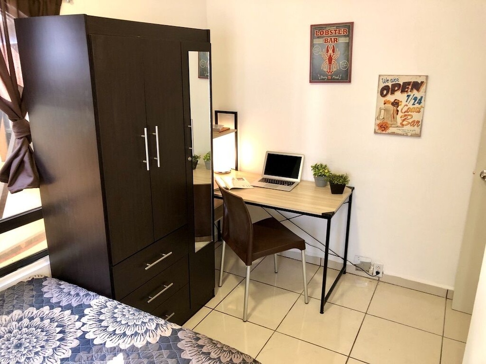 ROOMIES HOSTEL - Calle Puebla