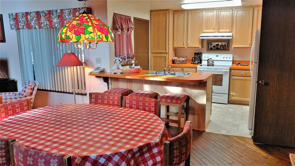 Tennis Village 3 2 Bedroom Apts