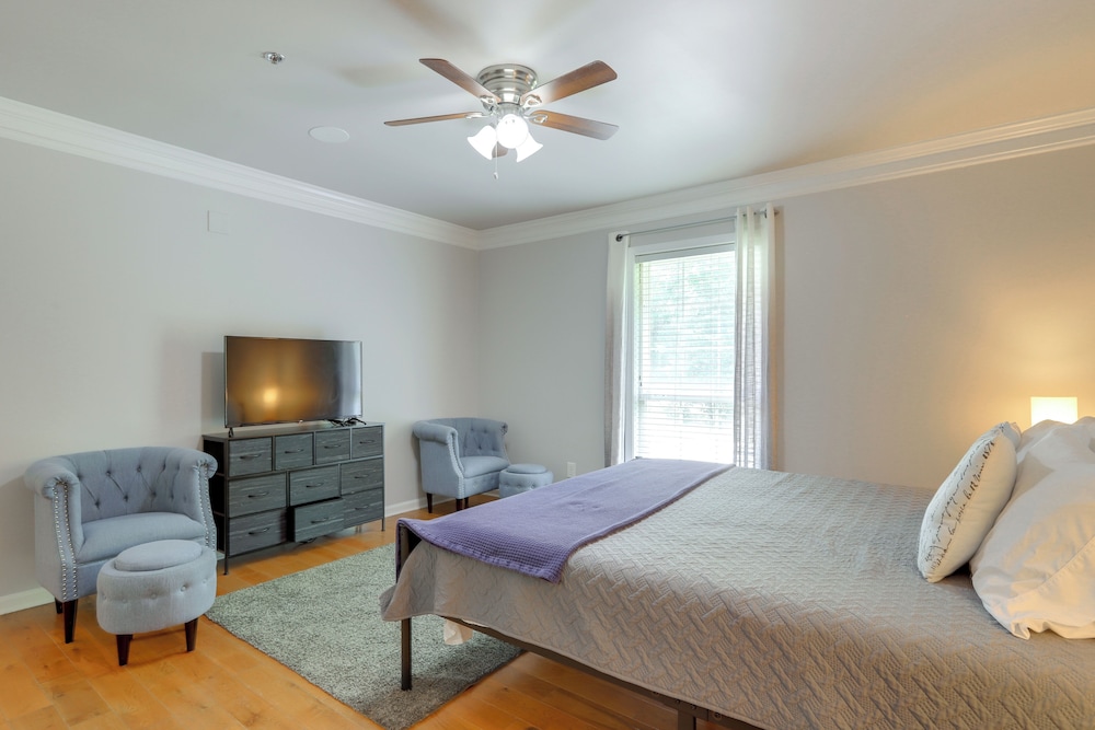Ideal for Reunions & Retreats: Brooks Getaway!