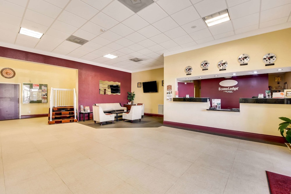 Tampa Vacations - Econo Lodge Busch Gardens - Property Image 44