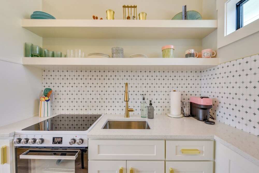 Walk to Laguna Beach: Modern Studio in Pcb!