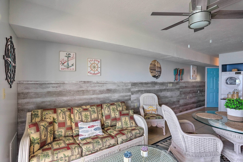 Cozy Lakefront Middle Bass Retreat w/ Balcony view 5
