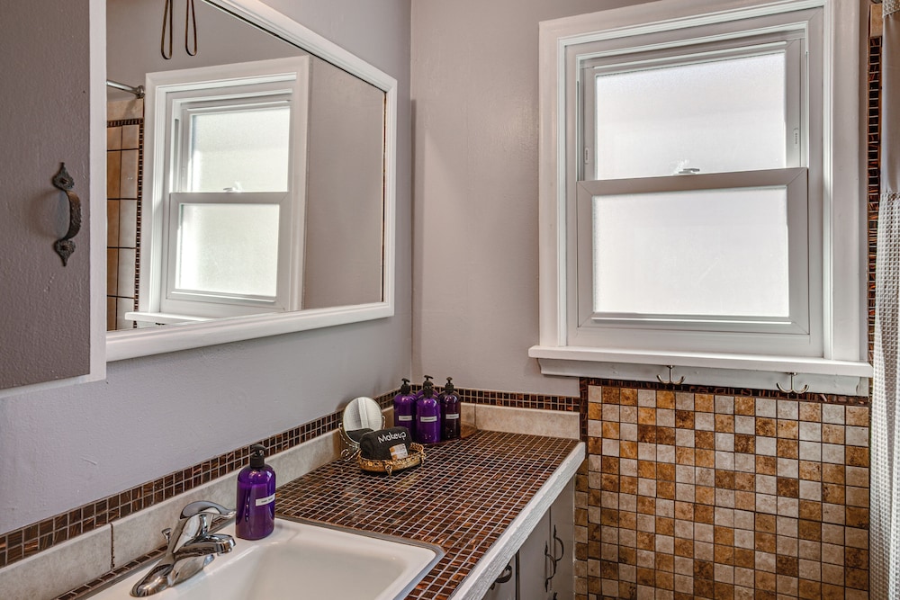 Fishing & Skiing Base! Residential Bozeman Escape