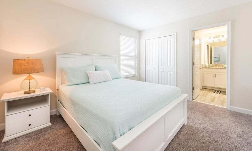 Spacious 5 Bed Pool Home With Game Room 5 Bedroom Home