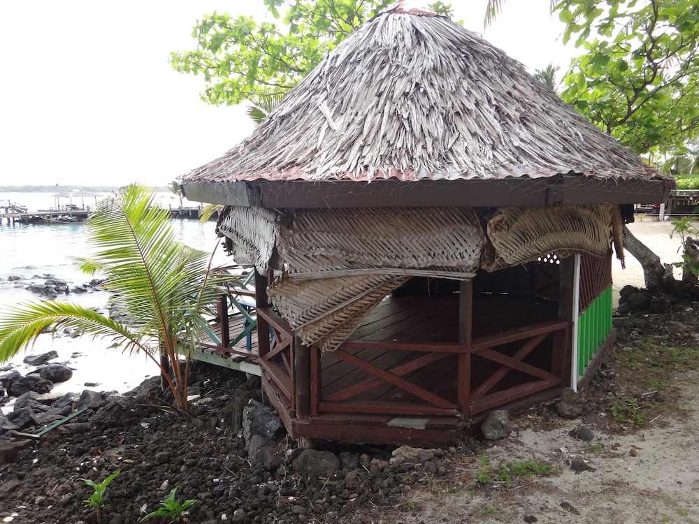 Va-i-moana Seaside Lodge