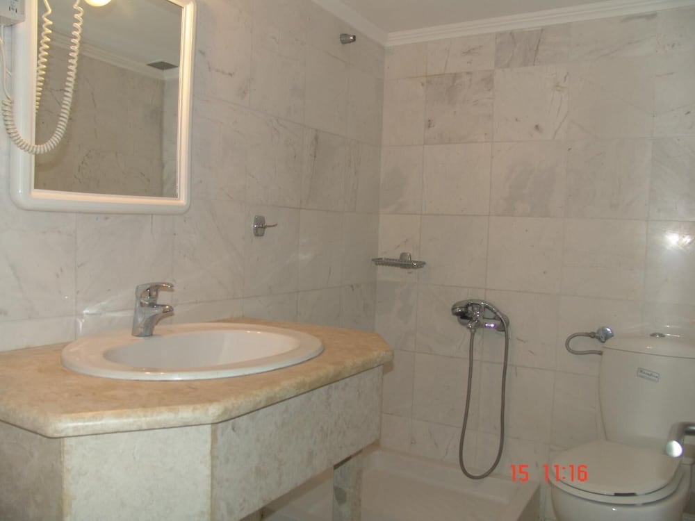 Nikos Apartments