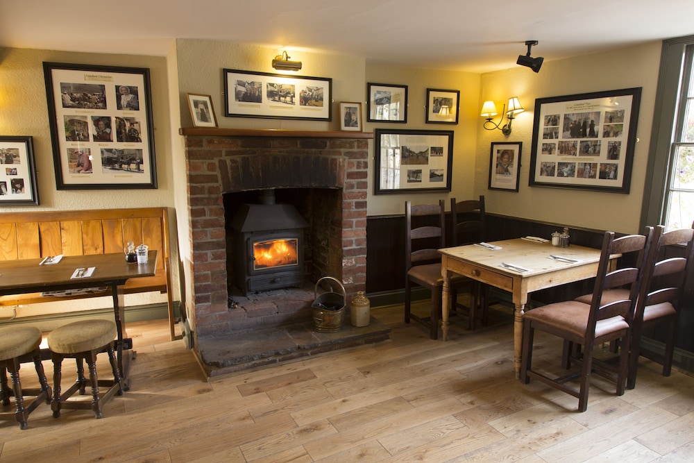Chippenham Vacations - The George Inn - Property Image 1