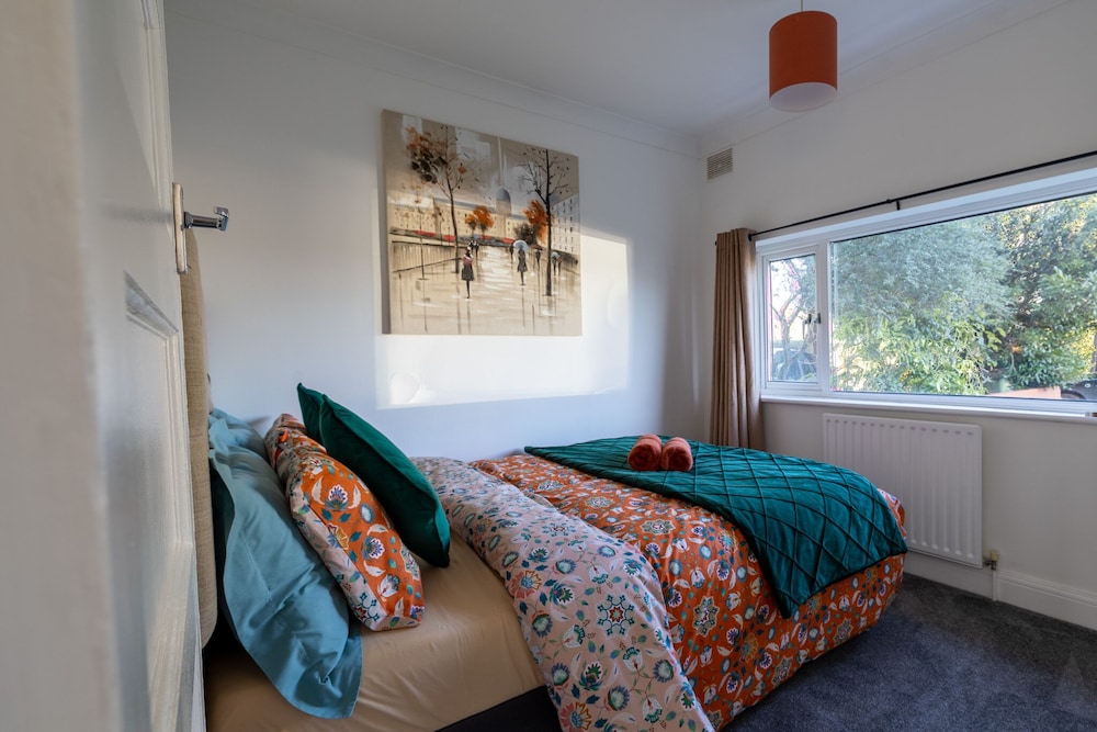 Two Bedroom Apartment in Dartford view 2