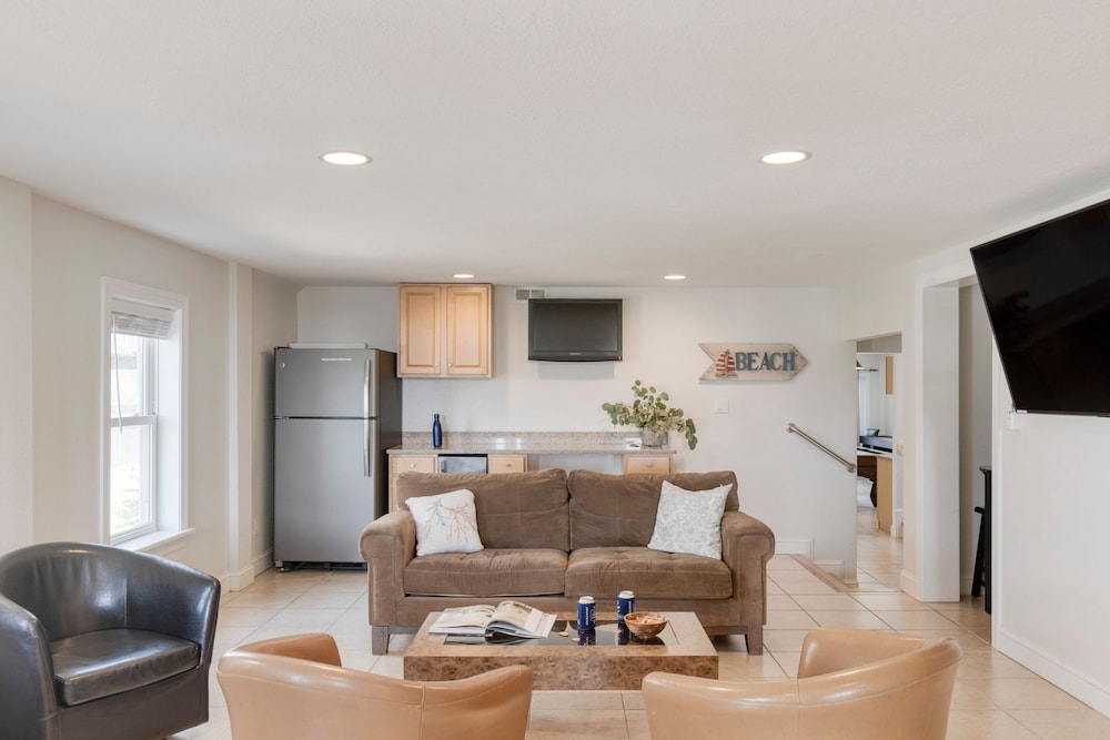 Atlantic Watch Pool Hot Tub Game Room Unobstructed Ocean View