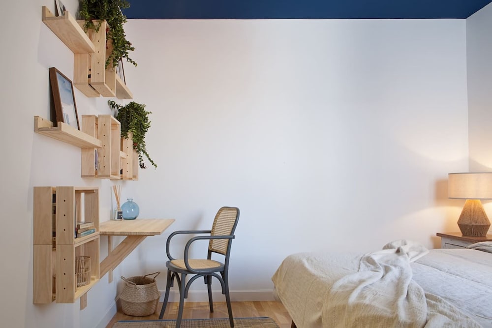 Perissa - 2 Bedrooms and Terrace in Trafalgar