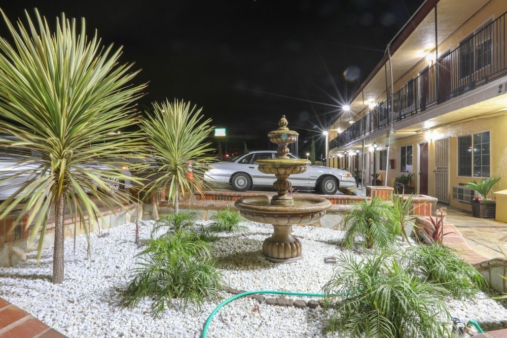 Vallejo Vacations - Motel 7 - Property Image 1