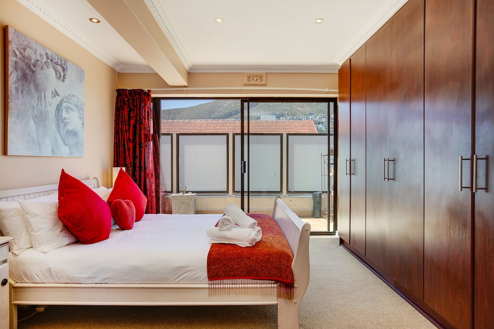 Kingsgate Penthouse 54 view 5