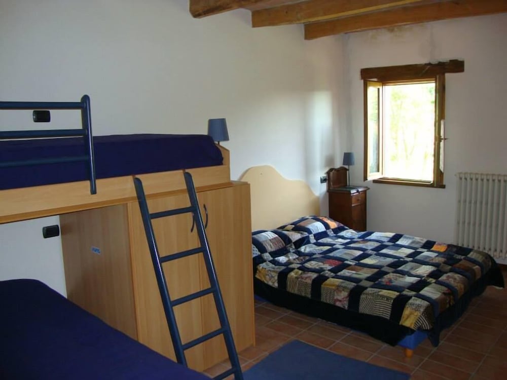 Photo 34