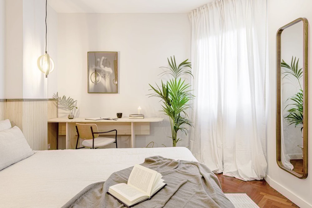 Raja - 2 Bedrooms Apartment in Almagro