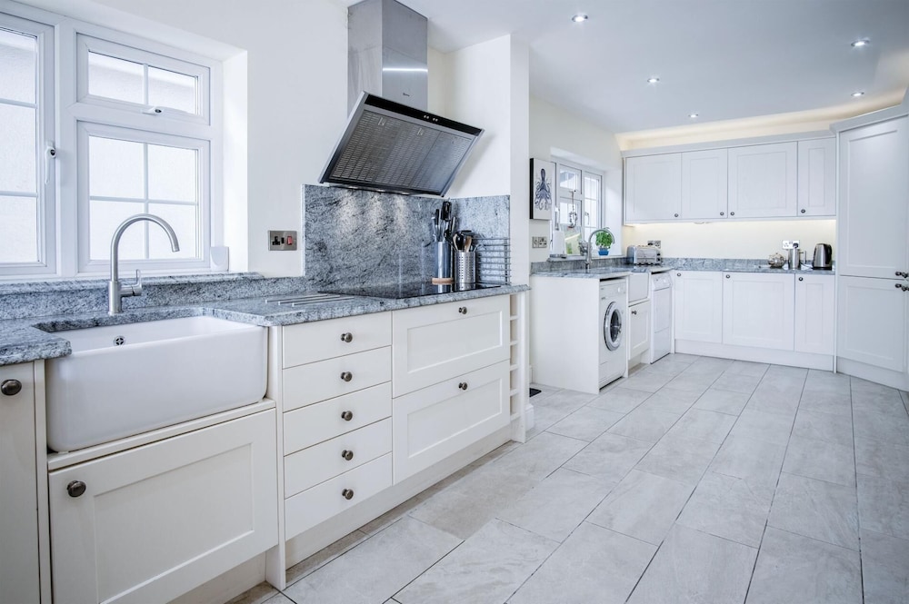 Rainbow Leap - 5 Bed Holiday Home - Saundersfoot