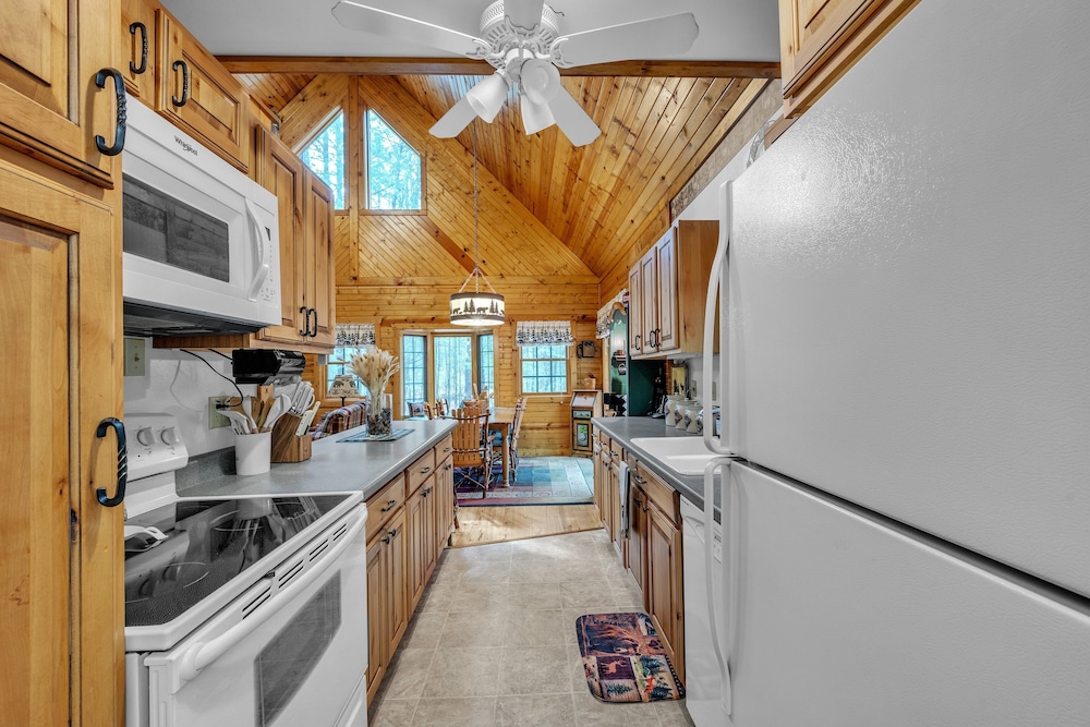 Woodlands Cabin Retreat In Oxford 2 Bedroom Cabin