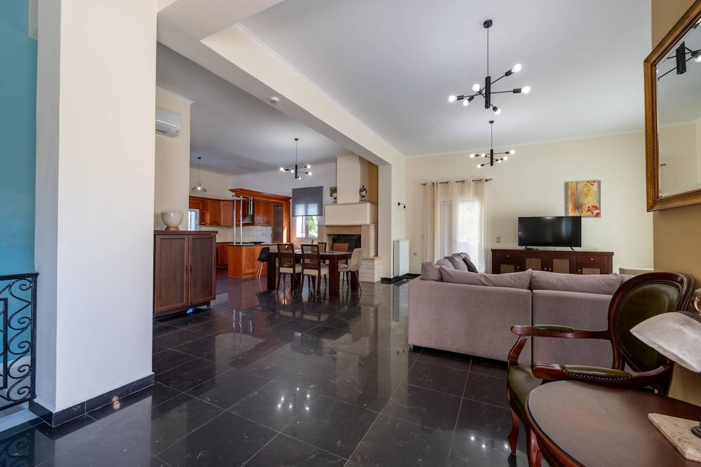 Leone Luxury Villa Georgia