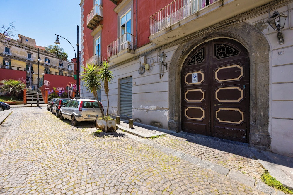 Cavour Art and Museum Flat by Napoliapartments