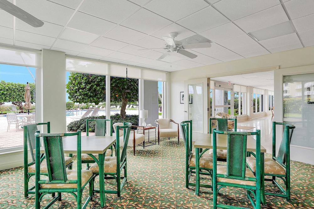Bungalow-style Beachfront Condo With Pool