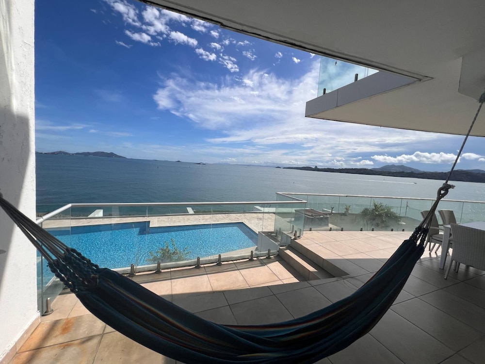 Apartment in the Causeway Amador