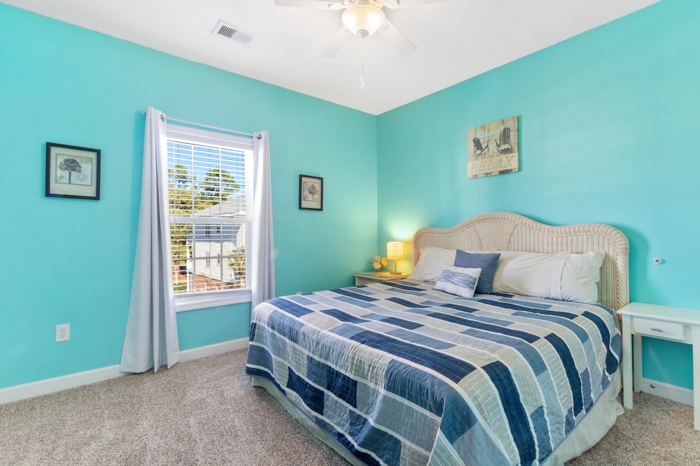 Arbor Trace #635 3 Bedroom Condo by RedAwning view 5