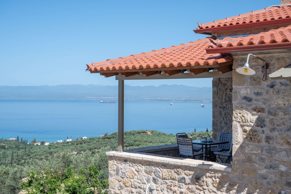 Niki s Tower - Majestic Seaview Stone Nest