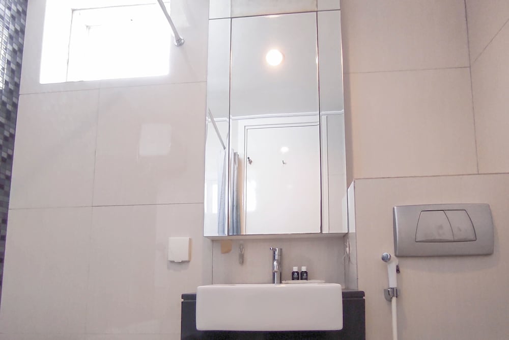 Wonderful And Relaxing 3Br At The Via And The Vue Apartment, Surabaya - 24