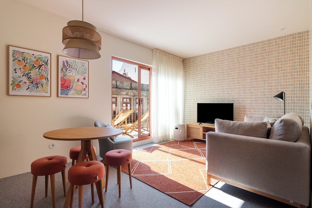 Alegr3 · Trendy & Charming Apartment