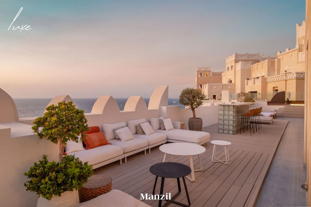 Luxury Sky Villa w Private Pool Sea View in Palm