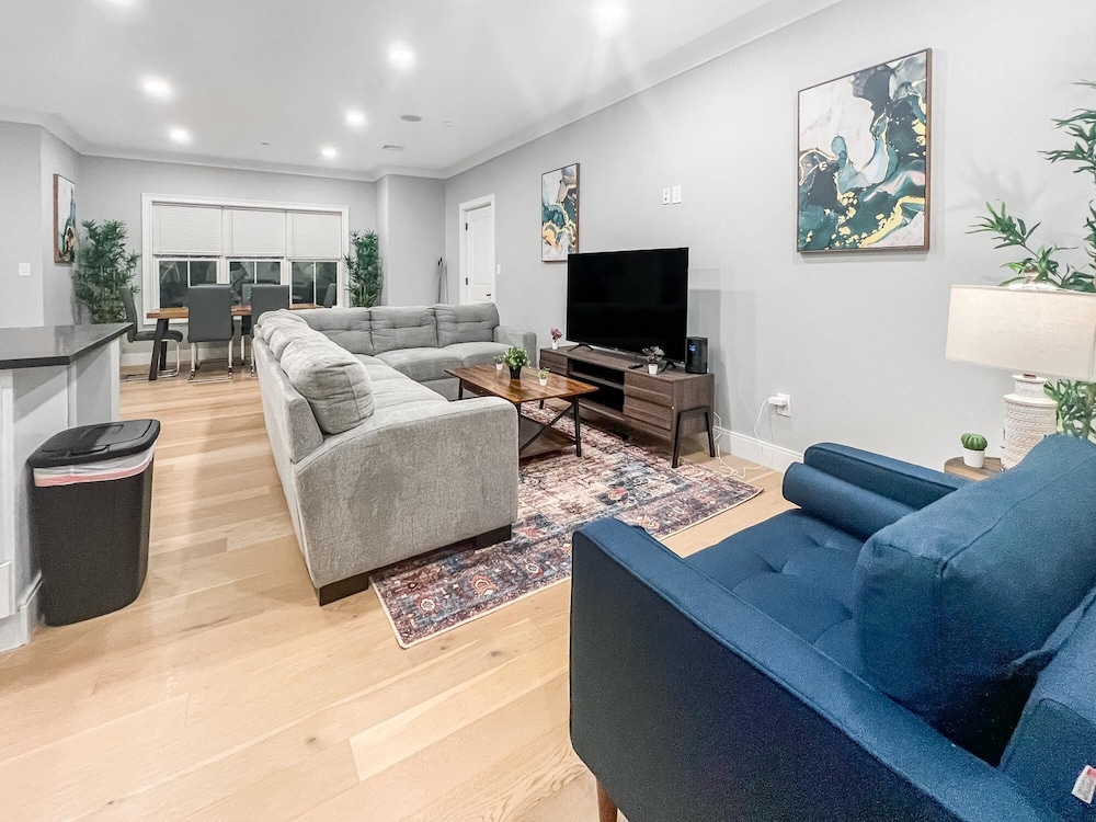 Boston Vacations - Luxury 2BD 2BA Near Logan Airport and T Station - Property Image 29