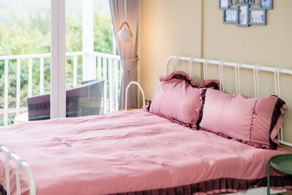 Happiness Pink B&B