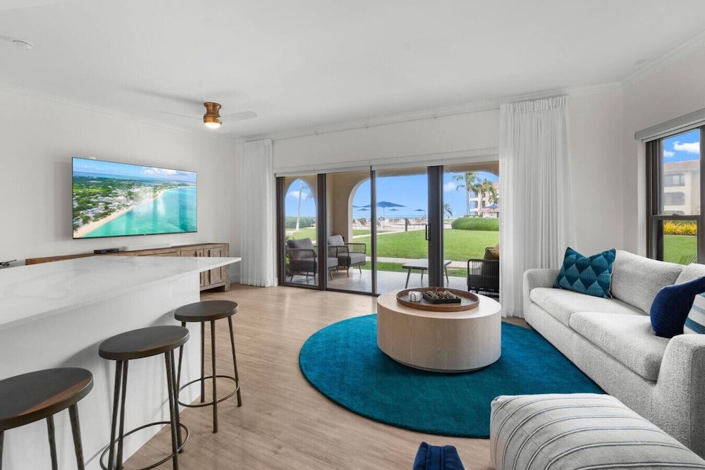 New Remodel Ocean View Pool 75 TV Sleeps 6