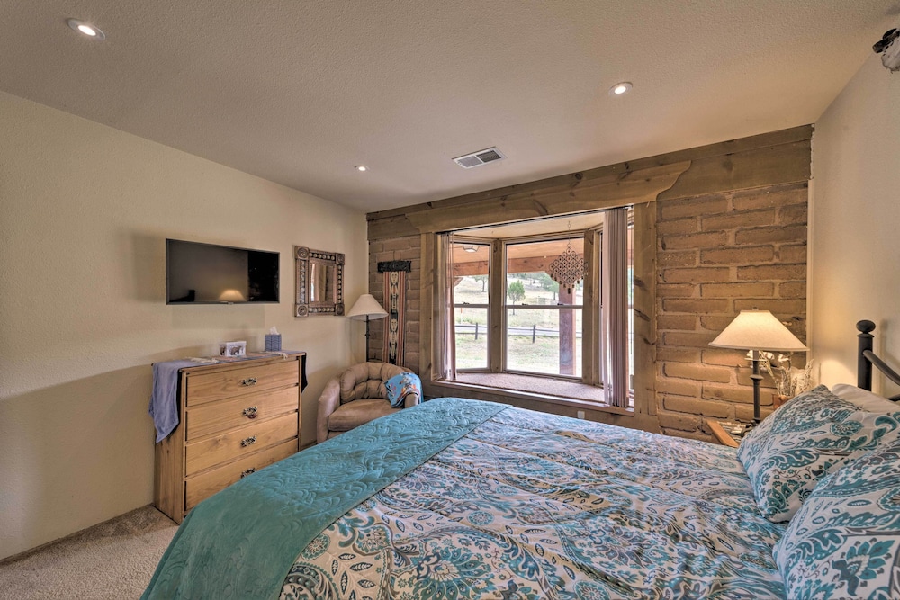 Rustic Ranch Retreat w/ Yard: 16 Mi to Ski Apache! view 5