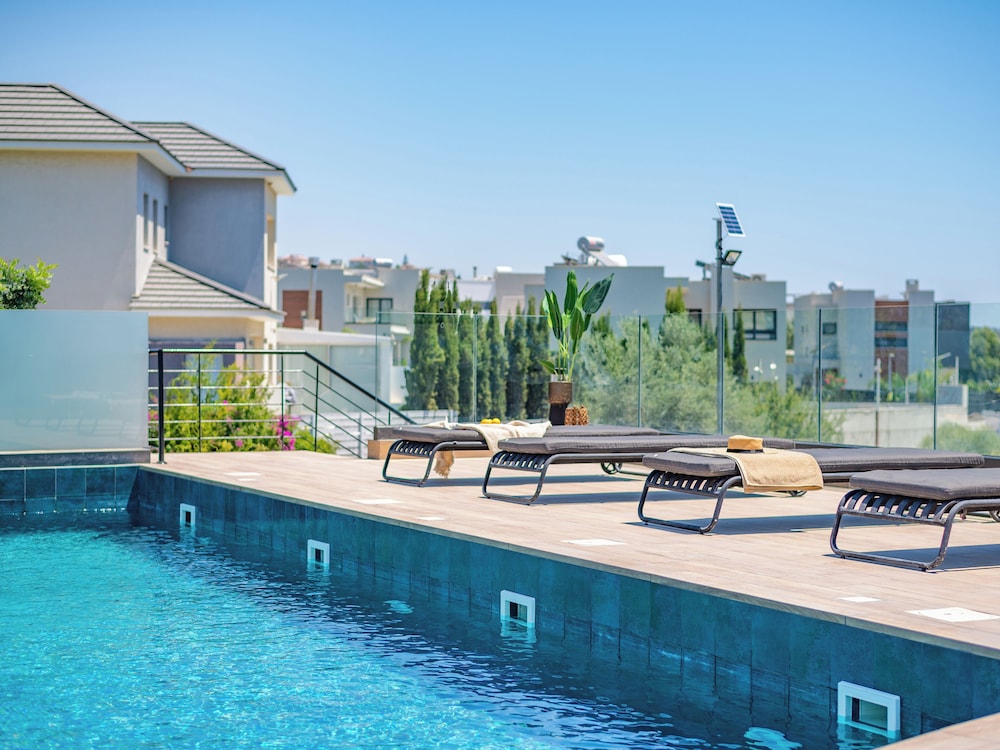 Sanders River Plaza Limassol Apartment