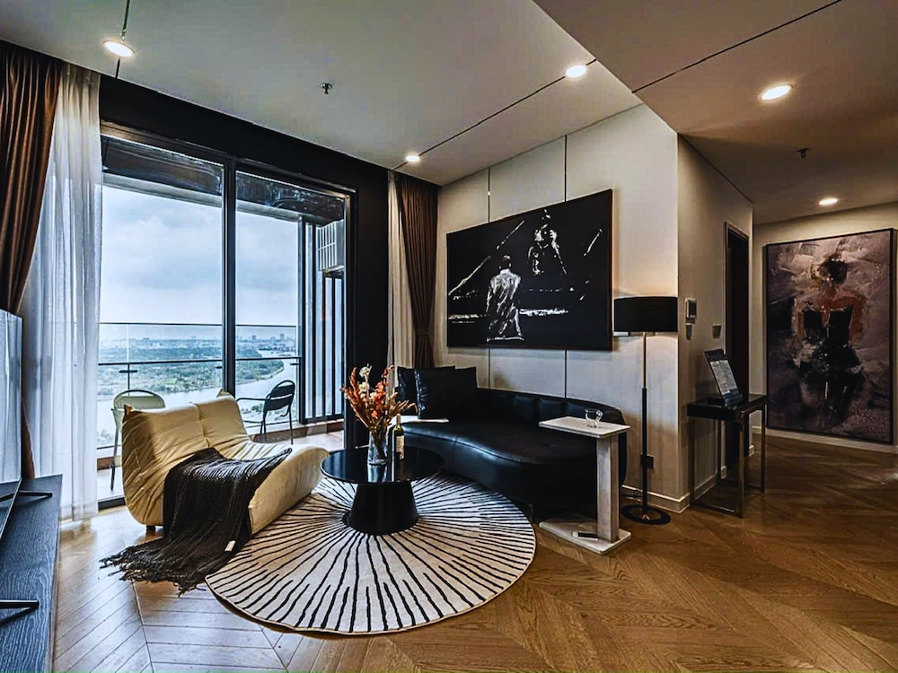 The Lumiere Luxury Citypoint ANGIA
