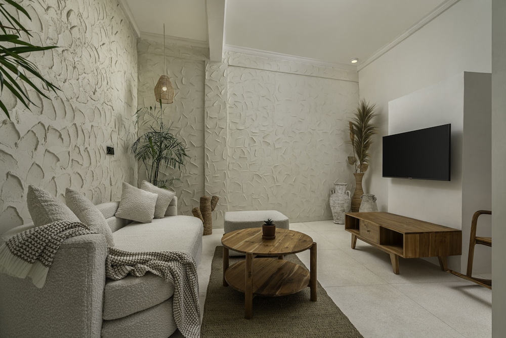 Casa Amor by GORO